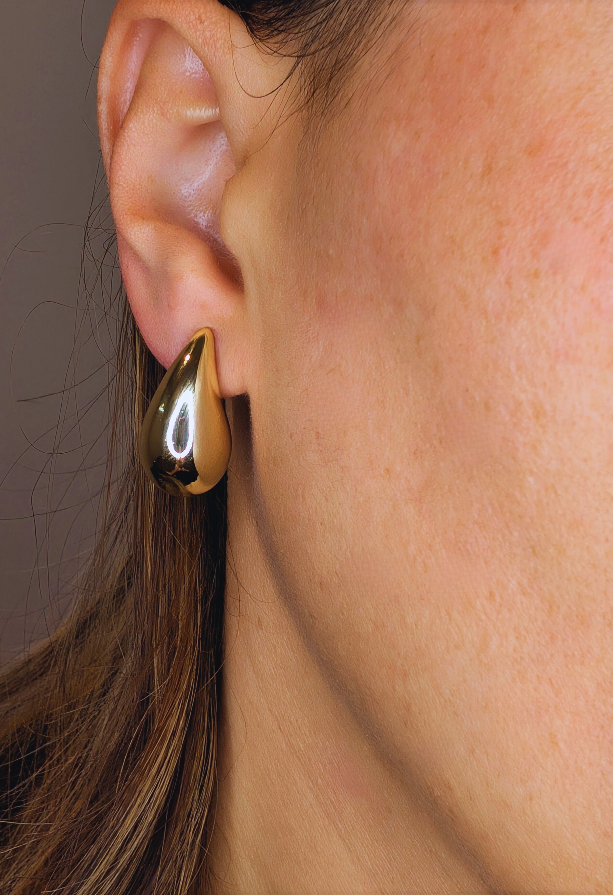 Golden Tear of Elegance Studs